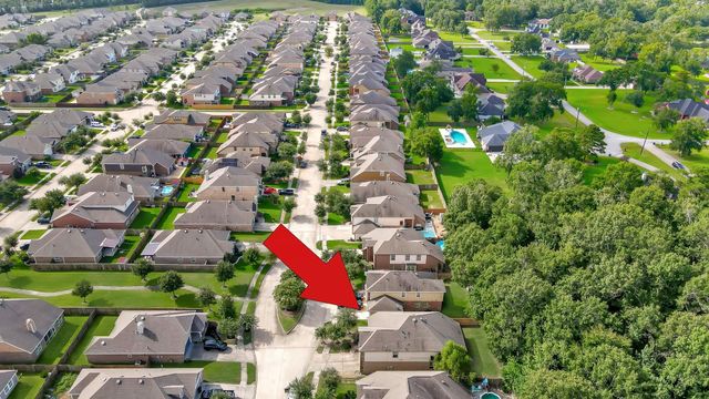 6707 Hunters Creek Lane, Baytown, TX 77521