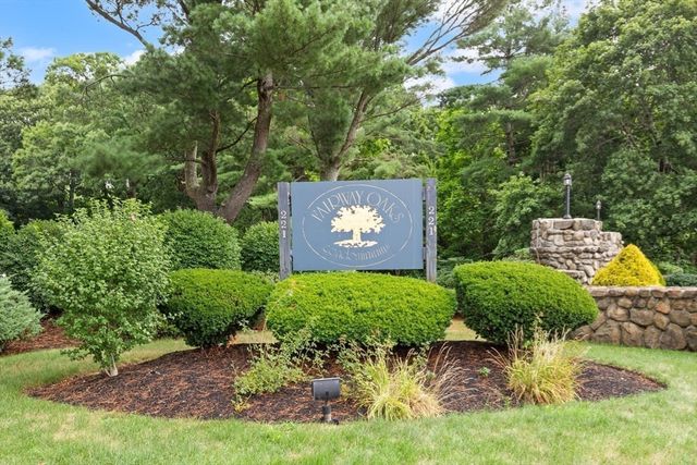 221 Oak St. 3-21, Brockton, MA 02301