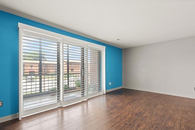 221 Oak St. 3-21, Brockton, MA 02301