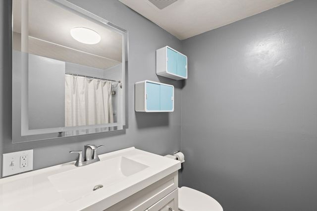 221 Oak St. 3-21, Brockton, MA 02301