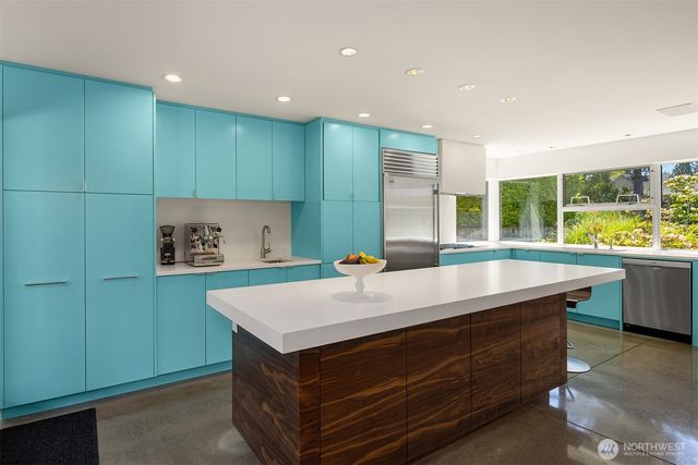 8052 Ridge Drive NE, Seattle, WA 98115