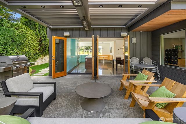 8052 Ridge Drive NE, Seattle, WA 98115