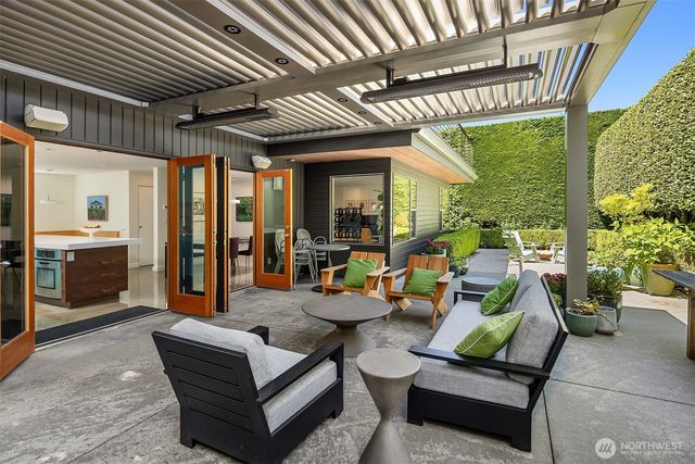 8052 Ridge Drive NE, Seattle, WA 98115