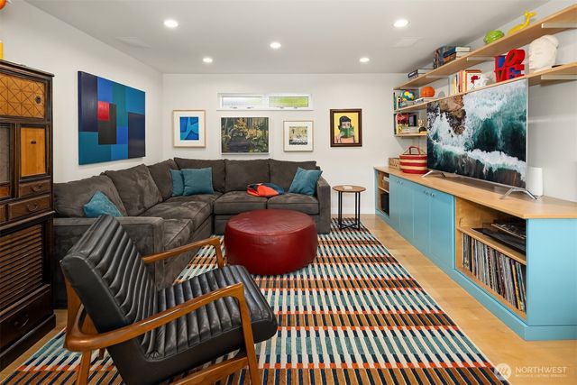 8052 Ridge Drive NE, Seattle, WA 98115