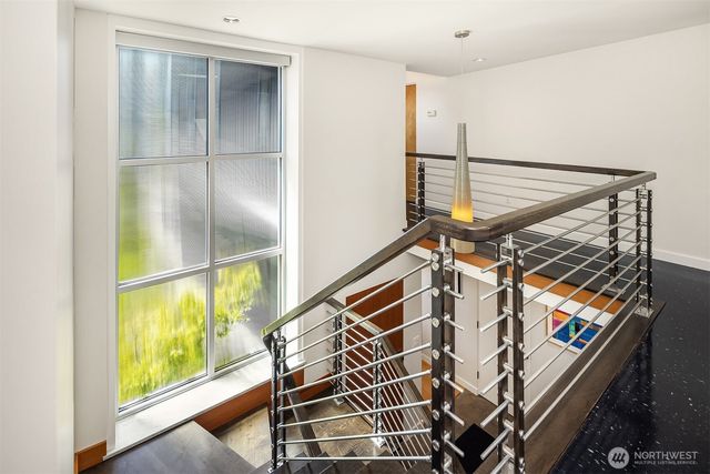 8052 Ridge Drive NE, Seattle, WA 98115
