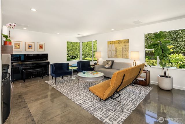 8052 Ridge Drive NE, Seattle, WA 98115