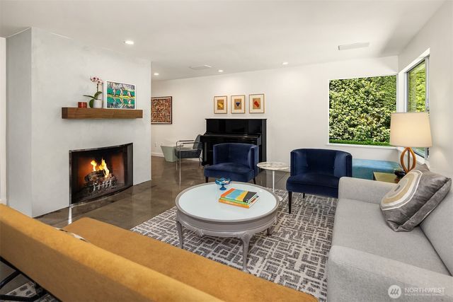 8052 Ridge Drive NE, Seattle, WA 98115