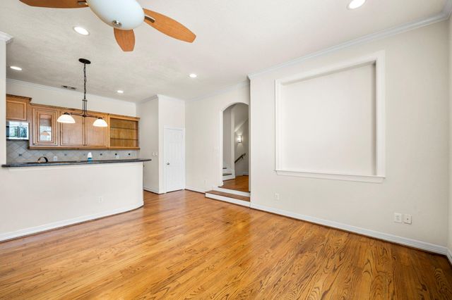 5329 Egbert Street C, Houston, TX 77007