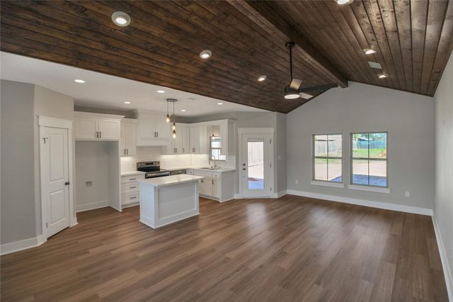 21 Bluegill Dr, Shepherd, TX 77371