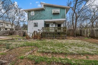 206 M L K DR B, Elgin, TX 78621