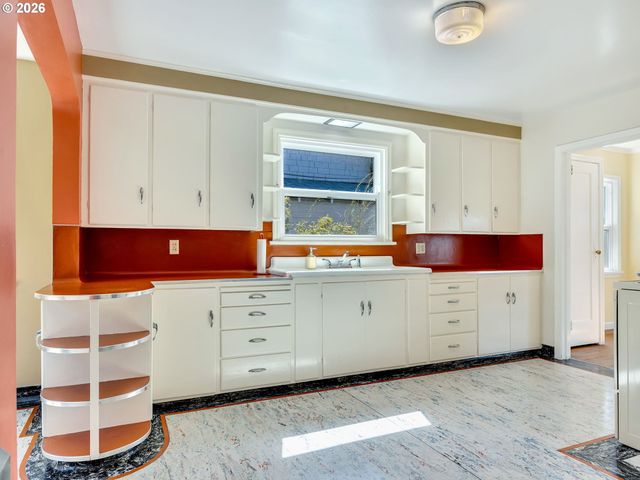 1227 ALAMEDA Ave, Astoria, OR 97103