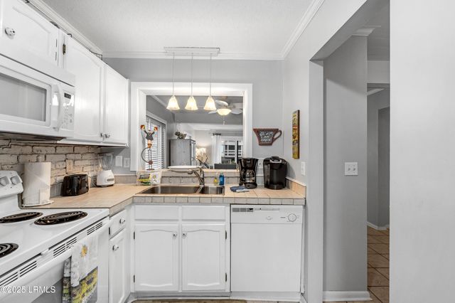 3 Cedar Reef Dr Unit E108, Harbor Island, SC 29920