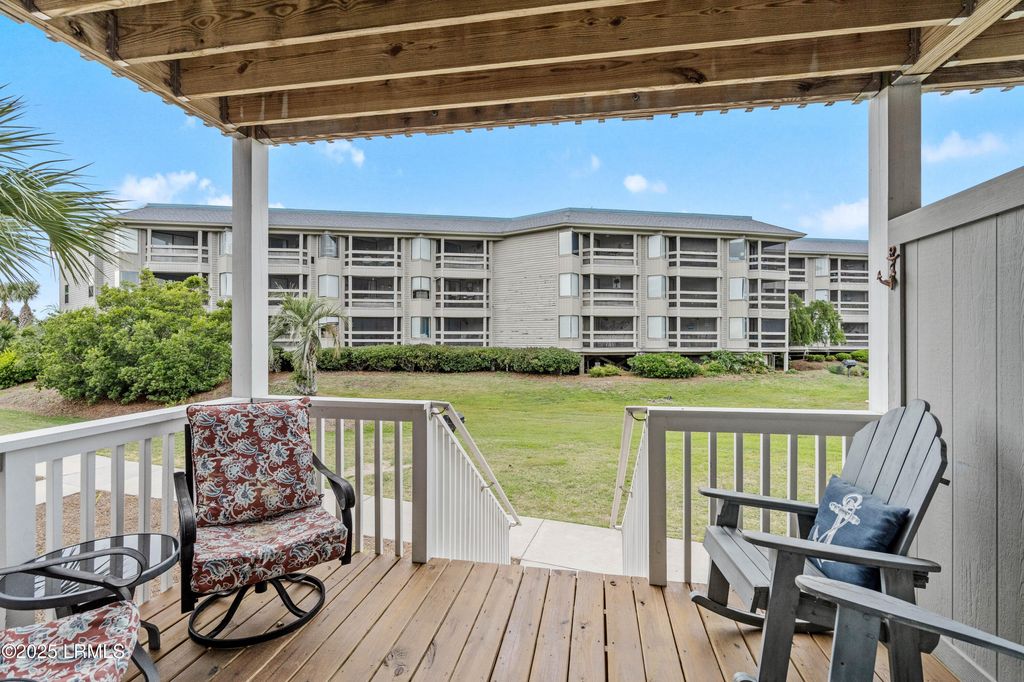 3 Cedar Reef Dr Unit E108, Harbor Island, SC 29920