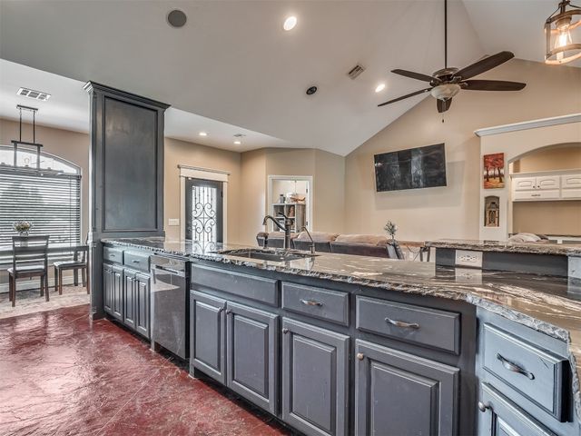 19855 Walker Road, Mcloud, OK 74851