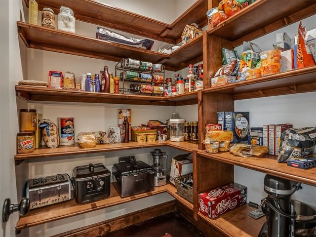 19855 Walker Road, Mcloud, OK 74851