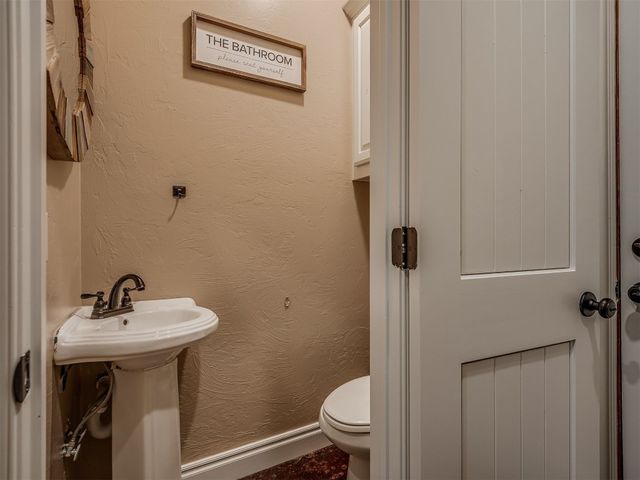 19855 Walker Road, Mcloud, OK 74851