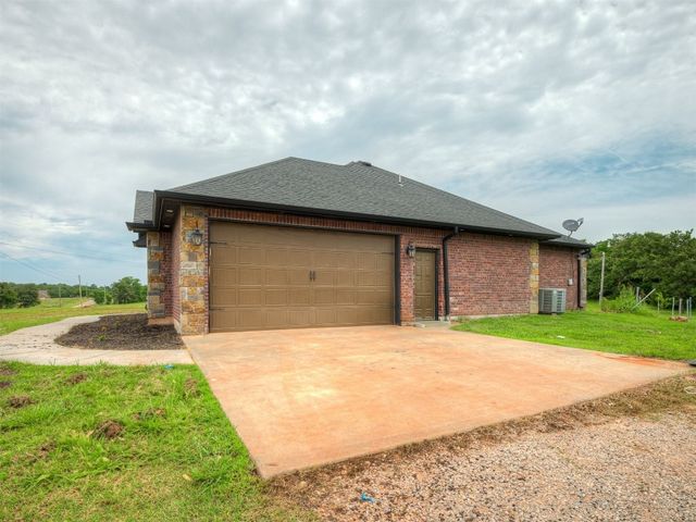 19855 Walker Road, Mcloud, OK 74851