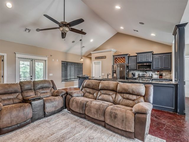 19855 Walker Road, Mcloud, OK 74851