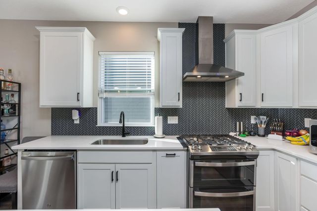 2716 Fieldwin Drive, Blacklick, OH 43004