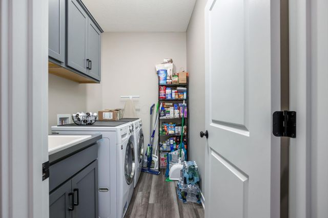 2716 Fieldwin Drive, Blacklick, OH 43004