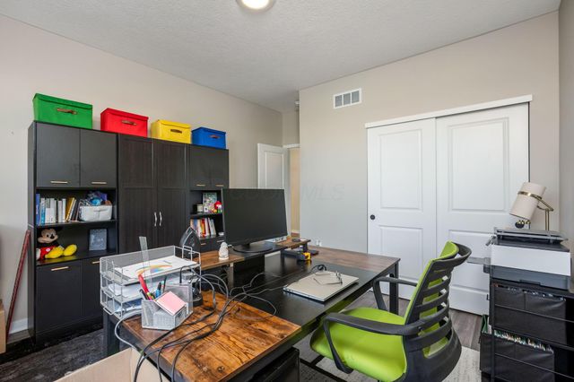 2716 Fieldwin Drive, Blacklick, OH 43004