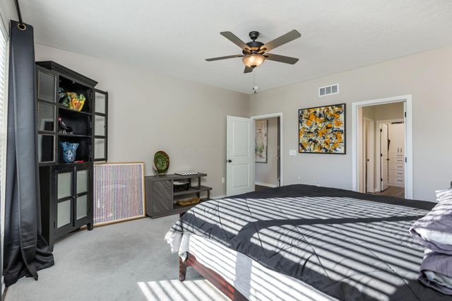 2716 Fieldwin Drive, Blacklick, OH 43004