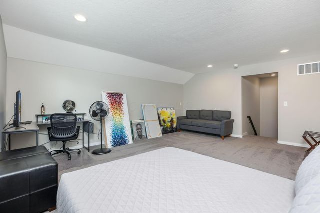 2716 Fieldwin Drive, Blacklick, OH 43004