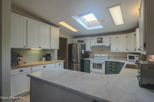 2068 W Oxford CIR, Coeur D'alene, ID 83815