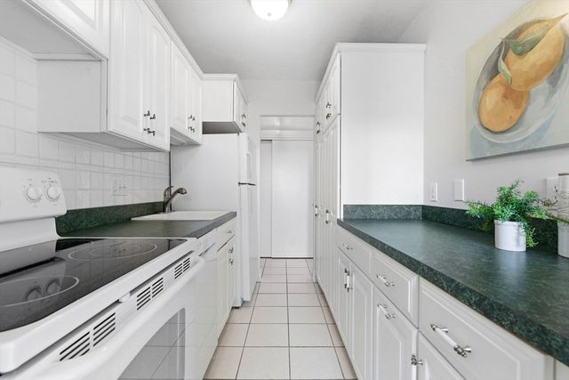123 Sewall Ave 3A, Brookline, MA 02446