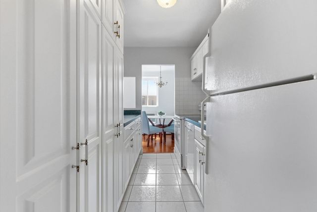 123 Sewall Ave 3A, Brookline, MA 02446