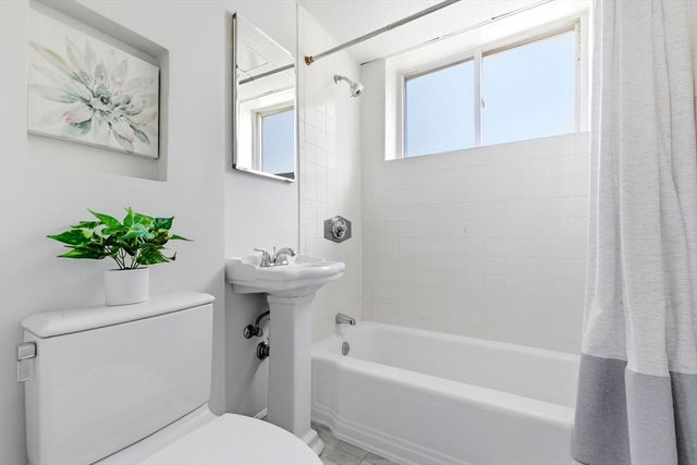 123 Sewall Ave 3A, Brookline, MA 02446