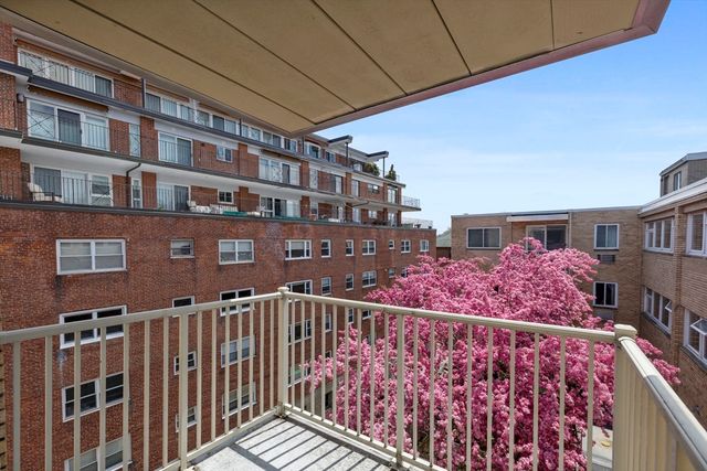 123 Sewall Ave 3A, Brookline, MA 02446