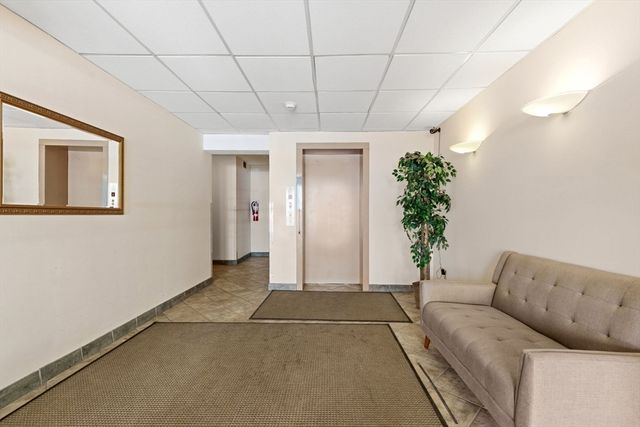 123 Sewall Ave 3A, Brookline, MA 02446