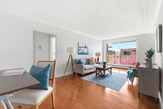 123 Sewall Ave 3A, Brookline, MA 02446