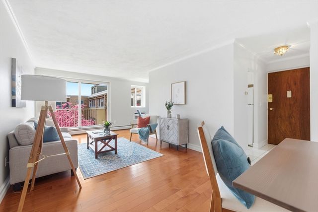 123 Sewall Ave 3A, Brookline, MA 02446