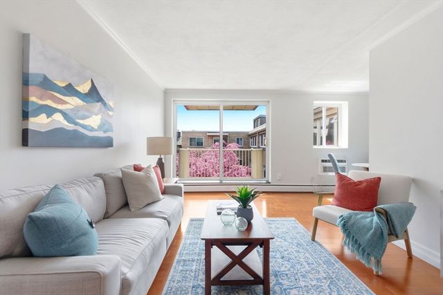 123 Sewall Ave 3A, Brookline, MA 02446