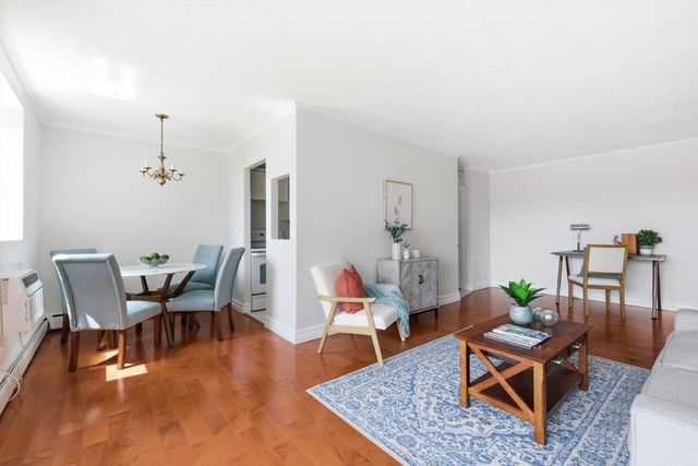 123 Sewall Ave 3A, Brookline, MA 02446