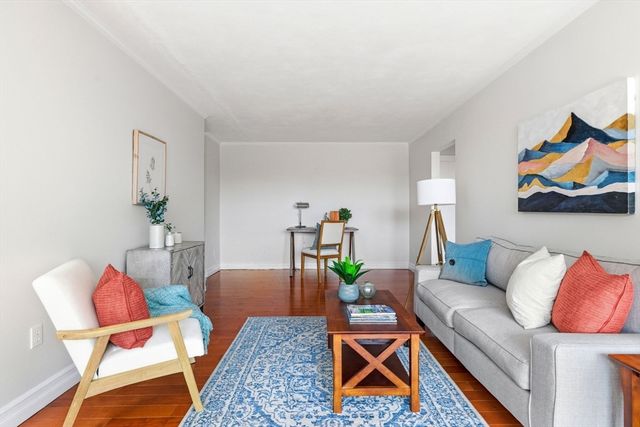 123 Sewall Ave 3A, Brookline, MA 02446
