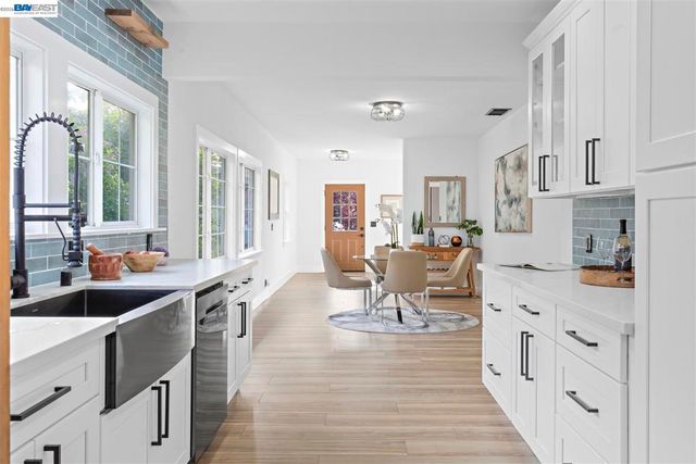 968 968 62nd st, Oakland, CA 94608