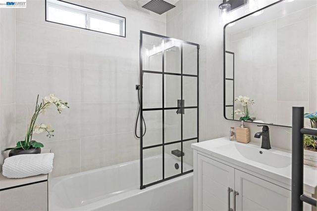 968 968 62nd st, Oakland, CA 94608