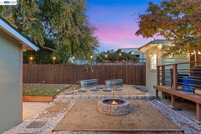 968 968 62nd st, Oakland, CA 94608