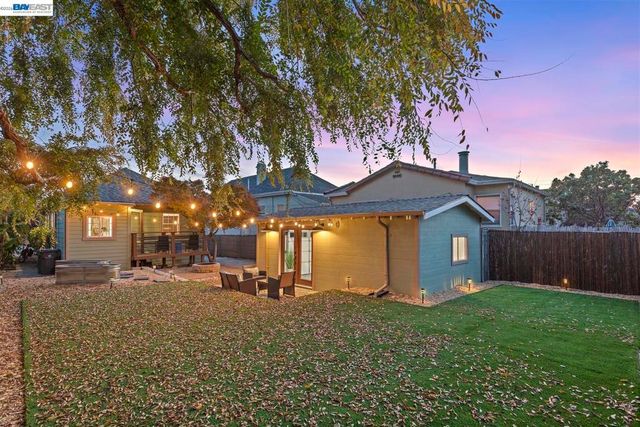 968 968 62nd st, Oakland, CA 94608