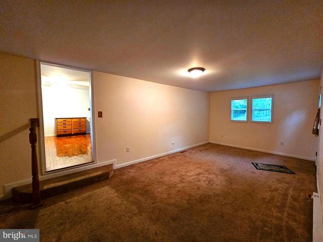 310 BETHEL RD, Paw Paw, WV 25434