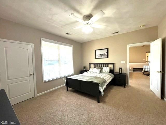1088 Grand Oak LN, Virginia Beach, VA 23455