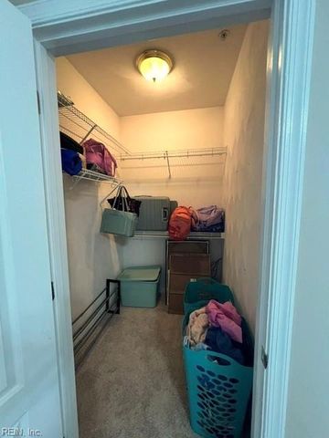 1088 Grand Oak LN, Virginia Beach, VA 23455