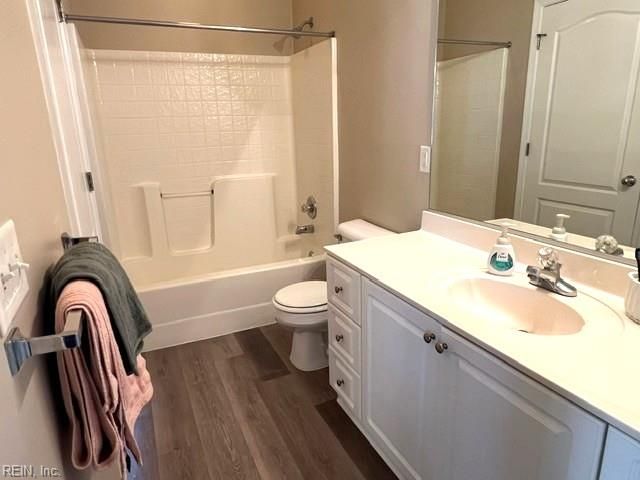1088 Grand Oak LN, Virginia Beach, VA 23455