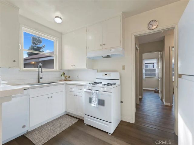 8043 Rhodes, North Hollywood, CA 91605