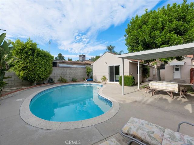 8043 Rhodes, North Hollywood, CA 91605