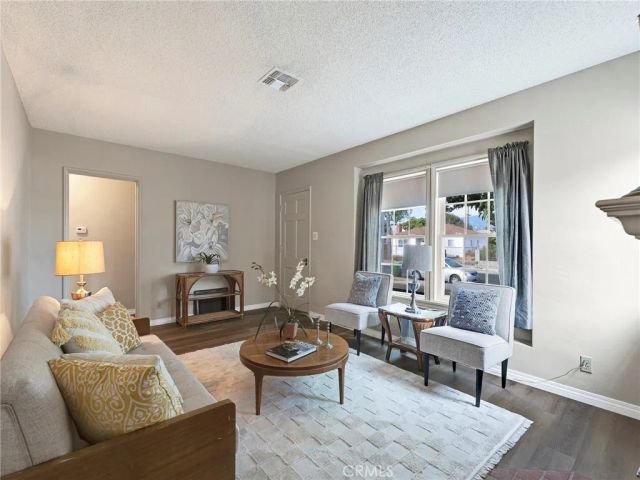 8043 Rhodes, North Hollywood, CA 91605