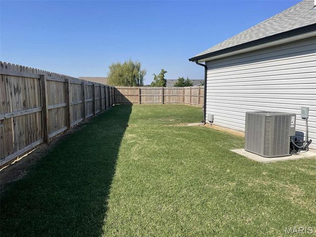 1201 Yosemite, Sikeston, MO 63801